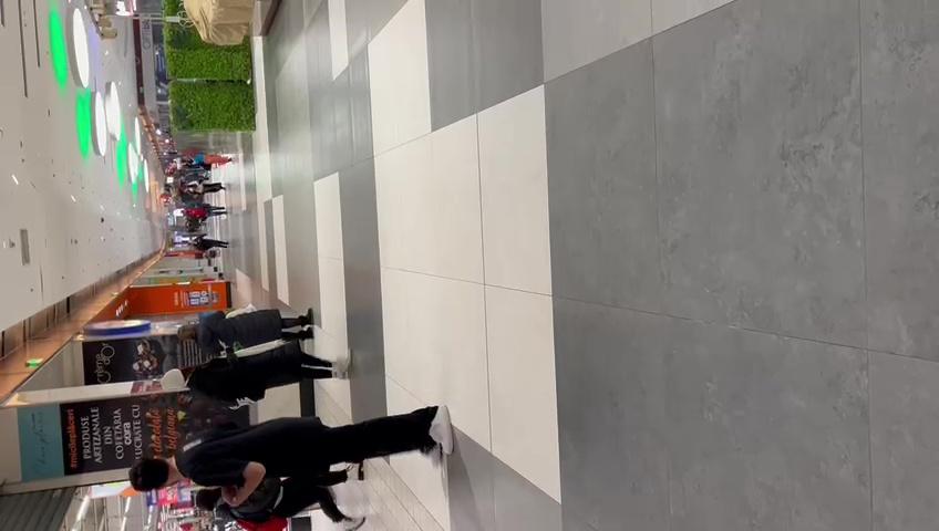 "Ieșiți afară că a luat foc!" Incendiu în mall-ul Sun Plaza din Capitală. 150 de oameni, luaţi prin surprindere de alarmele de fum