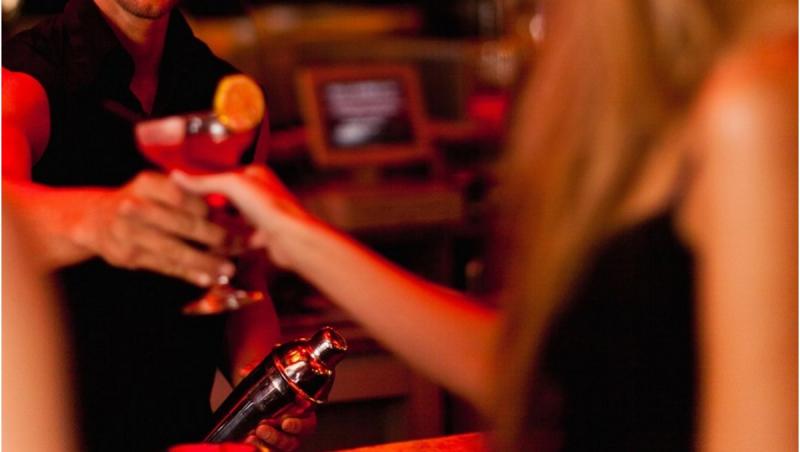 Vacanță de coșmar pentru o turistă din UK. Tânăra de 22 de ani  ar fi fost violată într-o pizzerie, chiar de barmanul localului. Cum s-ar fi produs totul