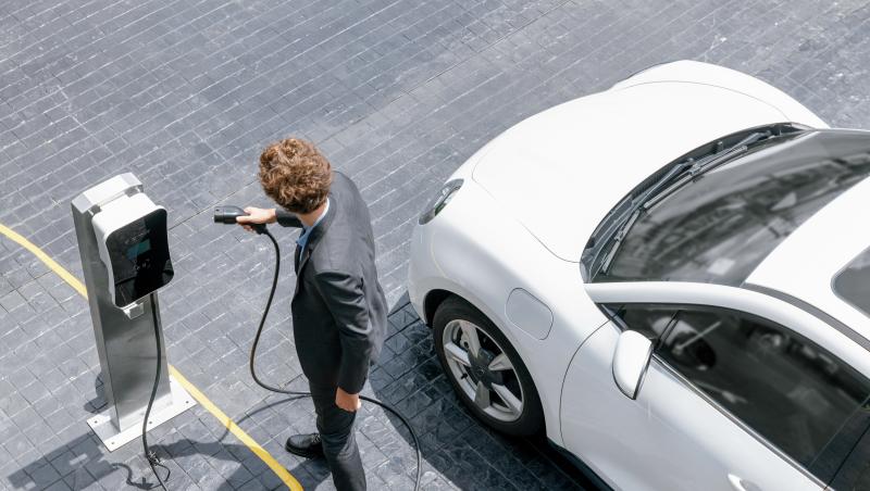 Producătorii occidentali de mașini electrice și-au redus prețurile pentru a face față chinezilor care auinundat piața cu vehicule ieftine