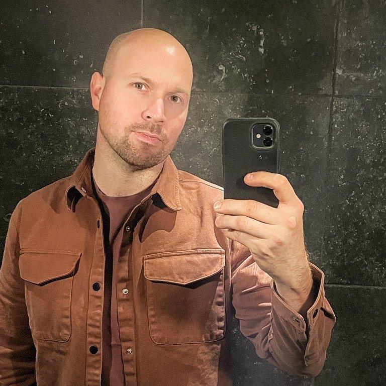 Adam a ajuns la capătul puterilor, "terorizat" de şoferii care parchează lângă casa lui