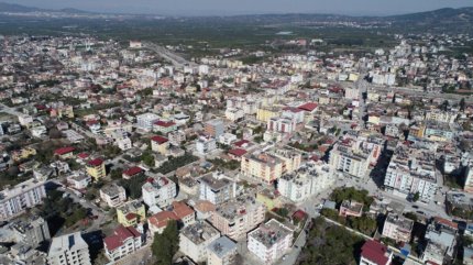 Orașul din Hatay care nu s-a prăbușit. Înconjurat de moarte și distrugere, Erzin a devenit o oază de siguranță și normalitate