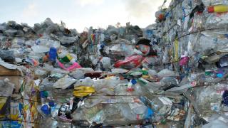 Fabrica din România care va transforma plasticul din gunoi în bani. Investiție de 7.5 milioane de euro