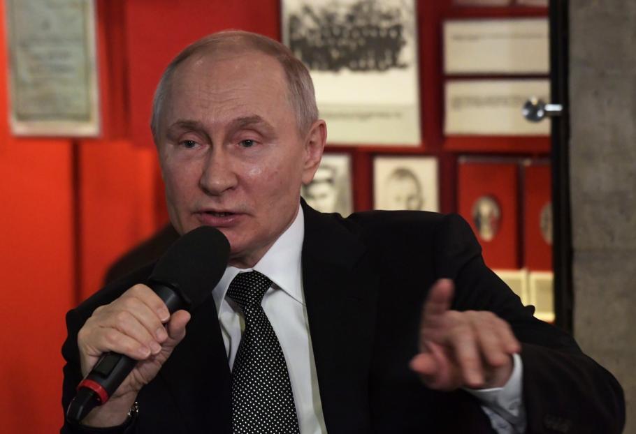 Putin ameninţă din nou Occidentul: "Rusia are cu ce să răspundă la livrările de tancuri pentru Ucraina" Putin ameninţă din nou Occidentul: "Rusia are cu ce să răspundă la livrările de tancuri pentru Ucraina"