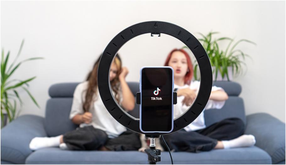 TikTok are un program nou, care răsplătește creatorii de conținut Ce condiții trebuie să îndeplinească utilizatorii pentru a primi bani pe ceea ce postează