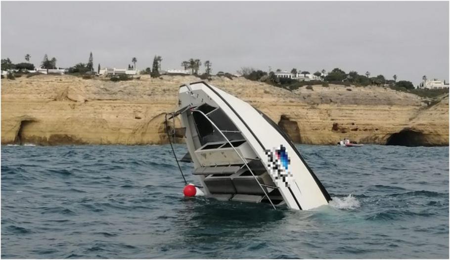 Doi turiști au povestit cum au sfidat moartea, după ce nava pe care se aflau s-a scufundat, în Portugalia La bord erau 36 de persoane