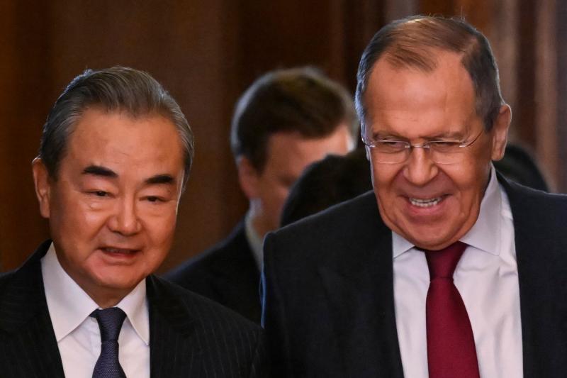 Putin anunţă noi niveluri de cooperare cu China după întâlnirea cu cel mai înalt diplomat al Beijingului. Planul de pace al lui Xi