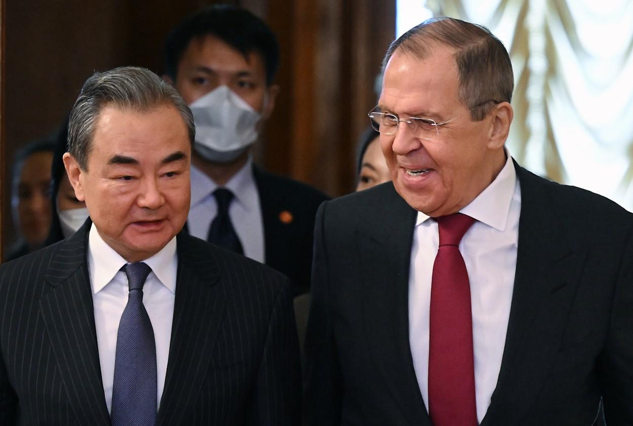 Putin anunţă noi niveluri de cooperare cu China după întâlnirea cu cel mai înalt diplomat al Beijingului. Planul de pace al lui Xi