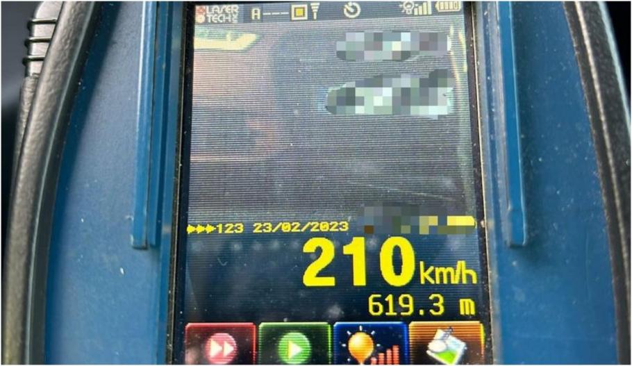 "Răsplata" primită de un șofer teribilist, după ce a fost prins gonind cu 210 km/h, pe A3 "Răsplata" primită de un șofer teribilist, după ce a fost prins gonind cu 210 km/h, pe A3