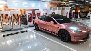 Tesla a depășit pragul de 4.000 de mașini produse săptămânal în Germania, cu 3 săptămâni înainte de termen