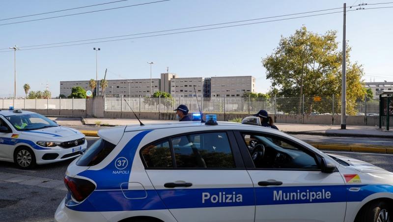''Mai bine în închisoare decât în ​​casa aia!'' Un italian arestat la domiciliu a cerut să fie închis când a aflat că soția îl înșală
