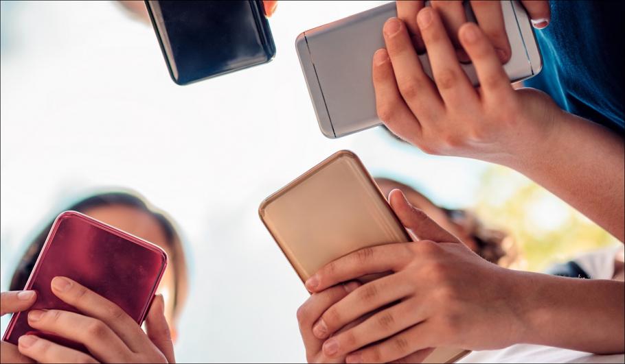 Studiu înfiorător: Copiii de până la 9 ani au fost expuși la conținut pornografic Şeful Samsung din UK nu i-a dat fiicei sale un smartphone până la 11 ani