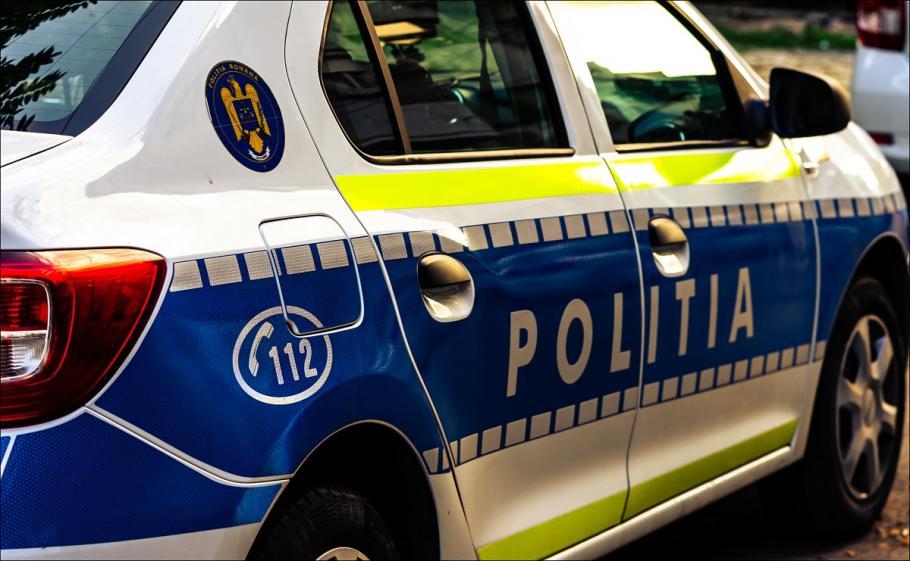 Tânăr din Cluj, arestat preventiv după ce a intrat în casă peste o bătrână de 96 de ani: a agresat-o şi i-a furat 3 tablouri Tânăr din Cluj, arestat preventiv după ce a intrat în casă peste o bătrână de 96 de ani: a agresat-o şi i-a furat 3 tablouri
