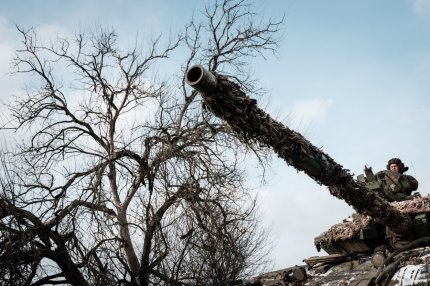 Ucraina, pregătită să respingă o posibilă ofensivă rusă în februarie. Rusia susţine că Kievul pregăteşte un atac sub steag fals