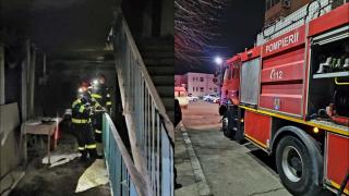 26 de persoane evacuate, după ce un incendiu a izbucnit într-un bloc din Giurgiu. Focul ar fi pornit de la lumânările aprinse pentru o persoană decedată