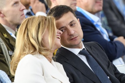 Mesajul transmis de Zelenski de ziua soţiei sale, Olena: ''Îţi doresc un lucru. Ca ziua victoriei poporului asupra orcilor să vină curând în viaţa ta"