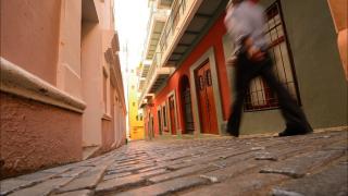 Trei turiști din SUA au fost  înjunghiați, după ce li s-a spus să nu mai facă poze sau să filmeze pe o stradă din Puerto Rico