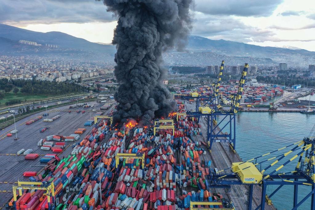 incendiu în portul Iskenderun din Turcia