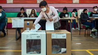 Un candidat la funcția de primar, asasinat înainte de scrutin, a câștigat. Culmea alegerilor în Ecuador