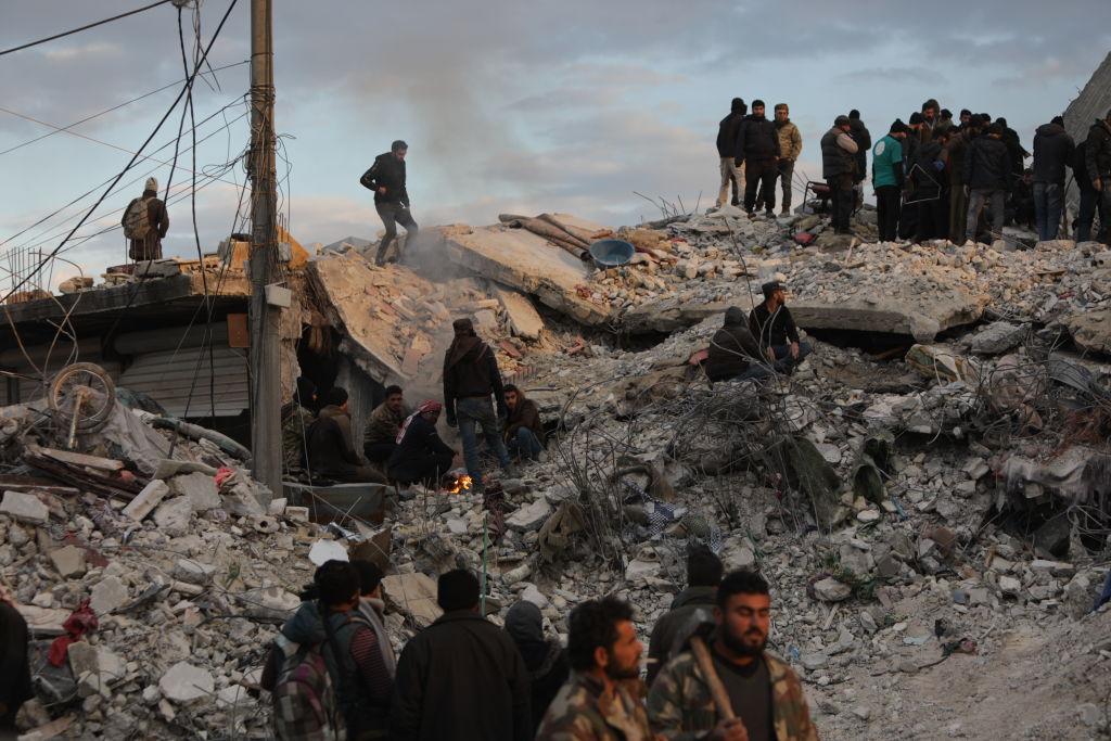 Cutremure în Turcia și Siria: Aproape 10.000 de morţi și 40.000 de răniți. Furie în Turcia din cauza răspunsului lent din partea autorităților