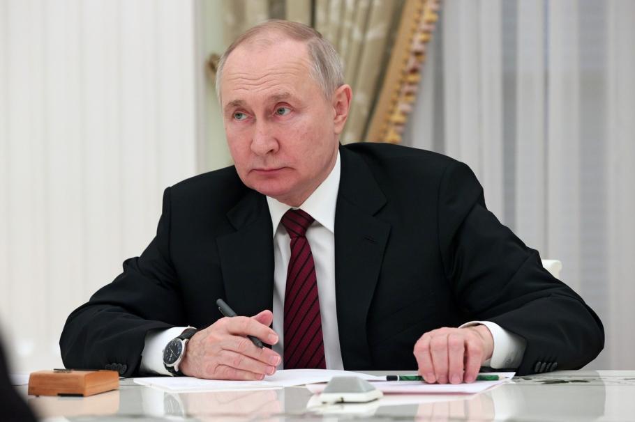 Eventuala decizie a Marii Britanii de a livra avioane Ucrainei înfurie Rusia: "Vărsarea de sânge va fi pe conştiinţa lor" Eventuala decizie a Marii Britanii de a livra avioane Ucrainei înfurie Rusia: "Vărsarea de sânge va fi pe conştiinţa lor"