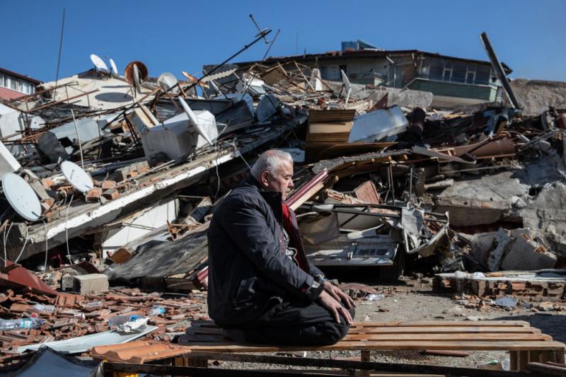 Cutremure în Turcia și Siria: Peste 16.000 de morţi. OMS se teme că mulţi supravieţuitori riscă să moară fără adăpost, apă şi electricitate