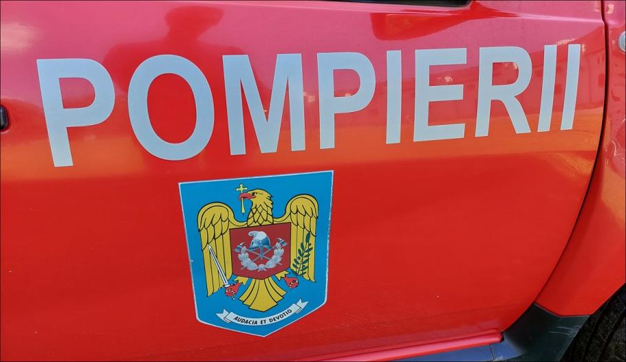 O femeie a fost găsită moartă într-un lac din Bacău 12 pompieri au participat la misiunea de recuperare a cadavrului