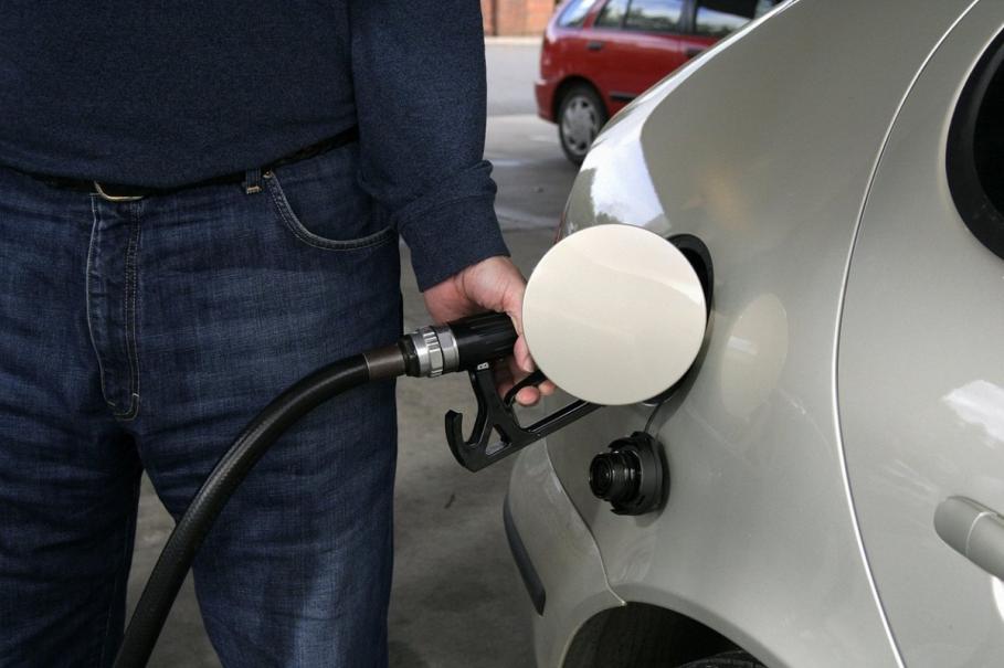 Preţurile la benzină şi motorină sunt într-o uşoară scădere Preţurile la benzină şi motorină sunt într-o uşoară scădere