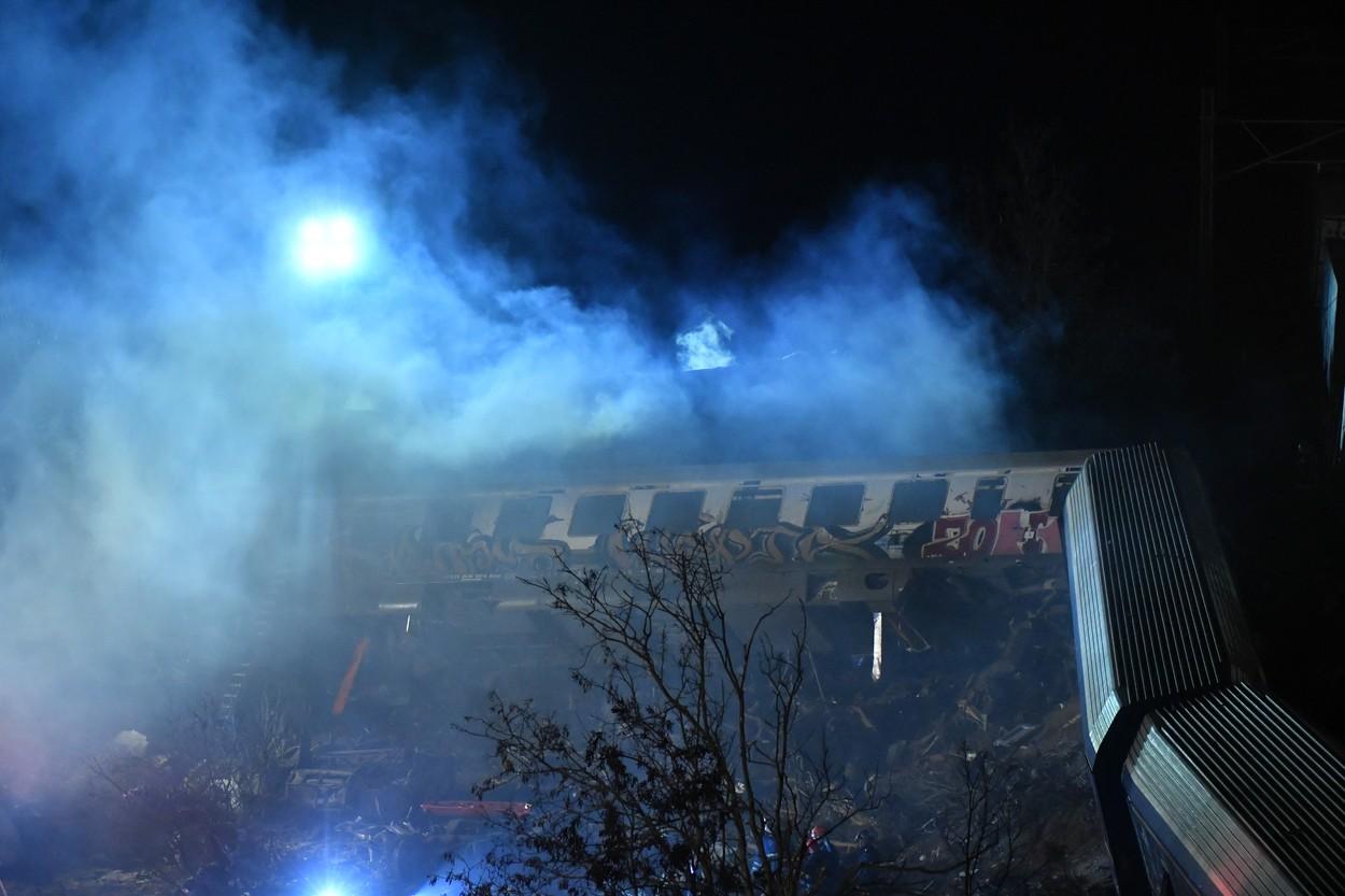 Tragedie în Grecia: 26 de morți și 85 de răniți, după ce un tren de pasageri și un marfar s-au ciocnit frontal. "Am trăit ceva foarte şocant"