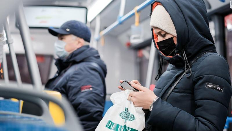 Amendă inversă. Cei care poartă măști în transportul public din Viena, sancţionaţi cu 150 de euro