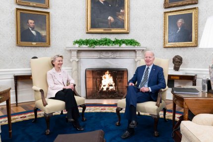 Ursula von der Leyen, primită la Casa Albă. Joe Biden i-a promis o "nouă eră" a relaţiei transatlantice. Ce au decis cei doi lideri