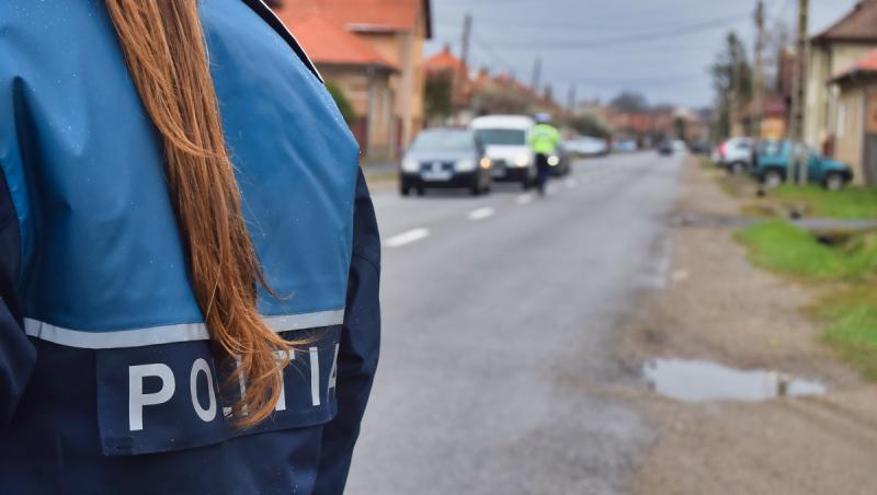 Mort de beat şi fără permis, un gălățean a furat un microbuz dintr-o autogară din Tecuci. Poliţiştii i-au dat de urmă şi l-au reţinut