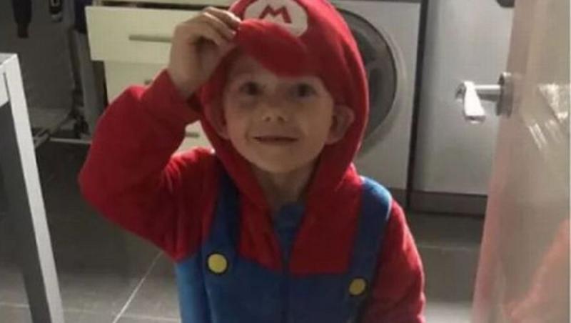 Sfârşit tragic pentru un băieţel de doar 6 ani. Micuţul s-a înecat în piscină, după ce a plecat să ia un suc gratis, în timpul vacanţei din Mallorca