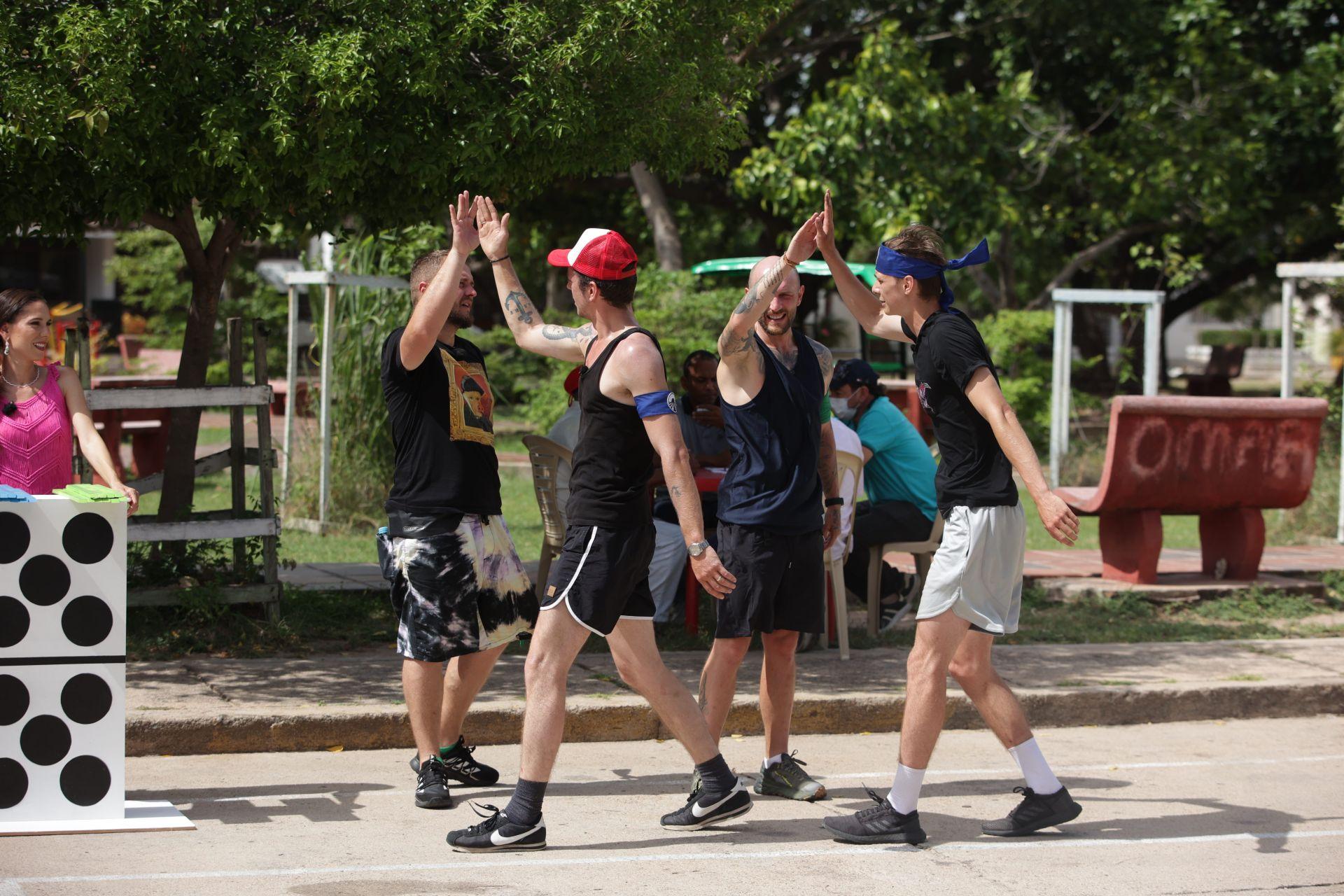 America Express, prima opțiune a telespectatorilor. Diseară, cea mai mare comoară aduce imunitatea! Iar 3 perechi se luptă în mijlocul deșertului pentru locurile din finală