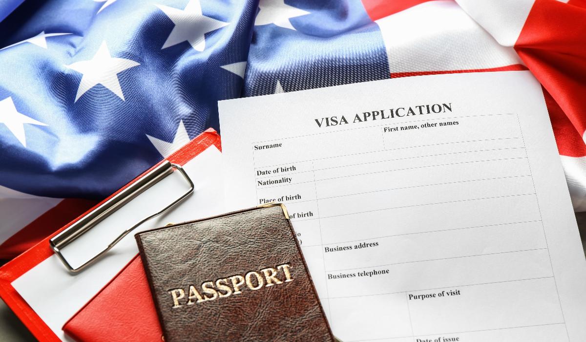 Proiect de lege privind susţinerea admiterii României în programul Visa Waver, introdus în Senatul SUA