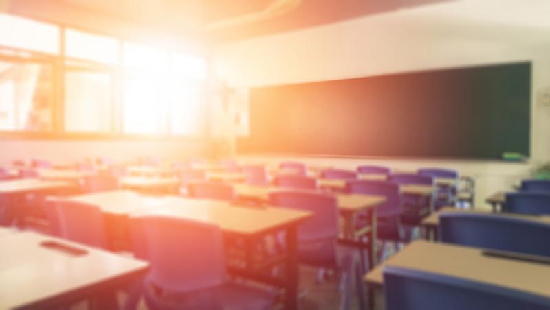 "În fața unei astfel de drame, există multă emoție". Profesor de fizică și chimie găsit spânzurat într-o clasă în liceul în care preda, în Franța