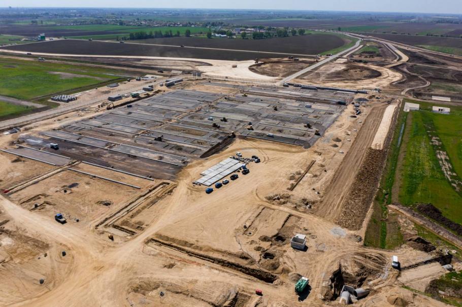 De ce a ales BMW să construiască la Debrecen cea mai modernă uzină a sa. Gigantul auto vrea să angajeze acolo şi români De ce a ales BMW să construiască la Debrecen cea mai modernă uzină a sa. Gigantul auto vrea să angajeze acolo şi români