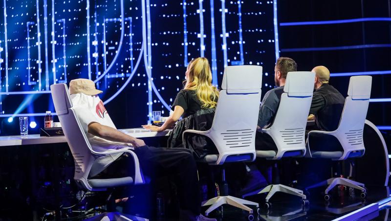 Show memorabil pe scena iUmor. Cheloo, obligat să rămână la masa juraților: „Am fost blocat cu jokerul de echipa adversă“