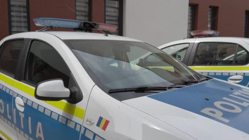 Un învățător din Iași e acuzat că a mers la ore cu un cuțit. Lecții ținute cu arma albă în dulap