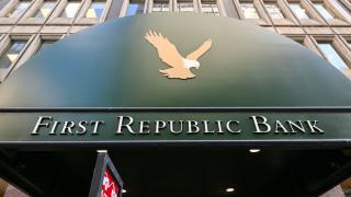 Pactul celor mai mari 11 bănci din SUA pentru a salva o altă bancă a bogaţilor, aflată în pragul colapsului