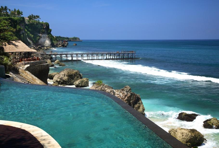 Sunt probleme în Paradis. Autorităţile din Bali şi-au pierdut răbdarea cu ruşii şi ucrainenii care au fugit de război Sunt probleme în Paradis. Autorităţile din Bali şi-au pierdut răbdarea cu ruşii şi ucrainenii care au fugit de război
