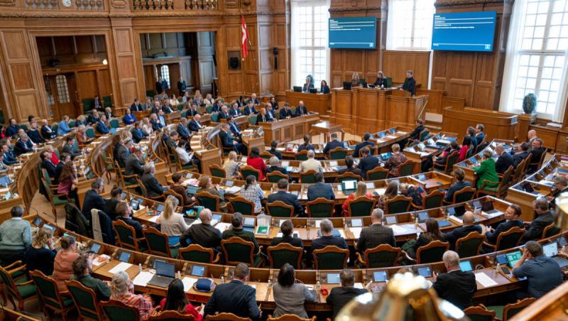 Danemarca renunţă la o sărbătoare importantă: Parlamentarii vor să economisească bani pentru cheltuielile militare