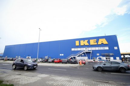 Scandal după un anunţ de angajare al Ikea: Candidaţii se plâng că li s-a oferit 1.800 de lei pe lună. Reacţia companiei