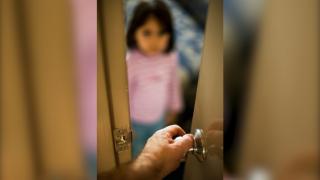 O mamă româncă și-a prostituat fetița de 12 ani, în Franța. A vândut-o unui pensionar în schimbul a 90.000 de euro