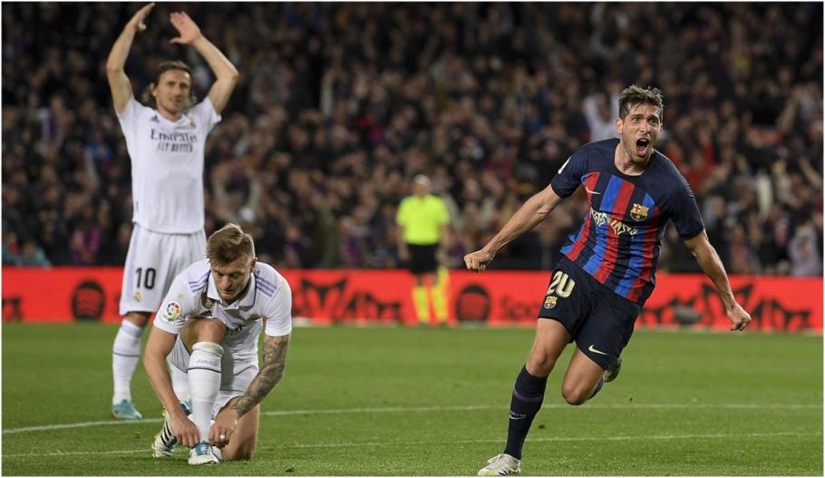 FC Barcelona - Real Madrid 2-1. „Catalanii” ocupă primul loc în clasament. Victoria din „El Clasico”, pas important către titlu FC Barcelona - Real Madrid 2-1. „Catalanii” ocupă primul loc în clasament. Victoria din „El Clasico”, pas important către titlu
