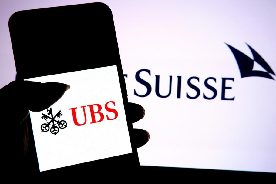 UBS a cumpărat Credit Suisse, aflat în pragul colapsului după problemele de pe bursă UBS a cumpărat Credit Suisse, aflat în pragul colapsului după problemele de pe bursă