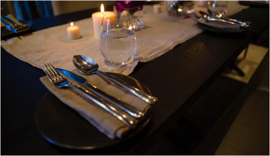 Cină la lumina lumânărilor, în zeci de restaurante din Lyon. Proprietarii trag un semnal de alarmă și cer plafonarea prețurilor la curent Cină la lumina lumânărilor, în zeci de restaurante din Lyon. Proprietarii trag un semnal de alarmă și cer plafonarea prețurilor la curent