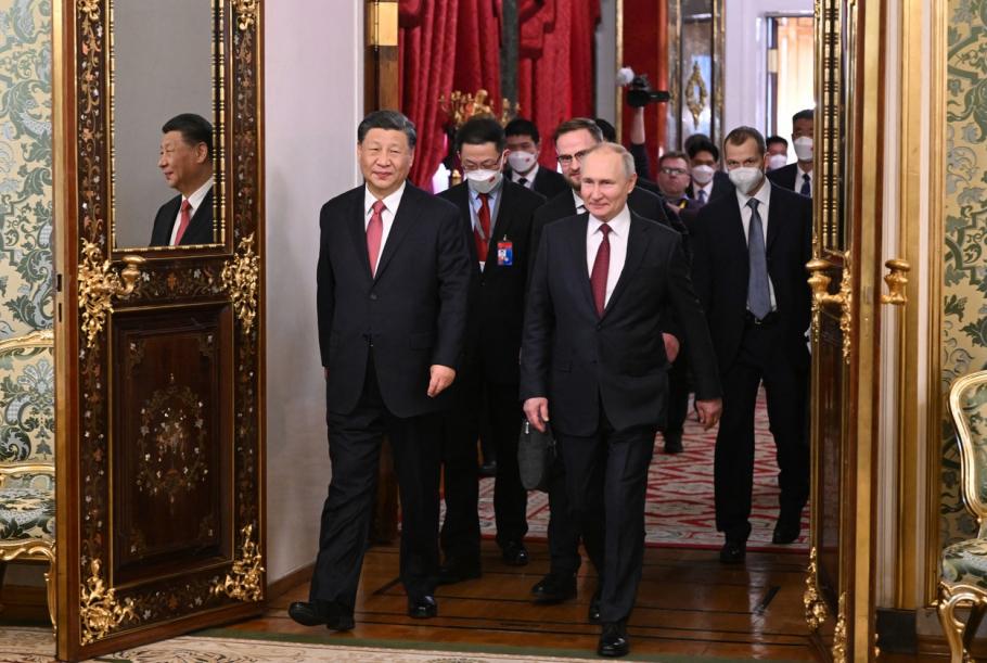 Xi Jinping l-a invitat pe Vladimir Putin în China Xi Jinping l-a invitat pe Vladimir Putin în China