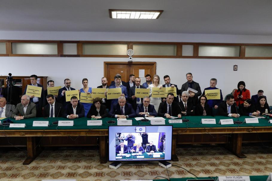 De cât timp are nevoie ASF pentru a stabili dacă o companie de asigurări este solvabilă sau nu. Firma poate crea pagube de sute de milioane de euro, între timp De cât timp are nevoie ASF pentru a stabili dacă o companie de asigurări este solvabilă sau nu. Firma poate crea pagube de sute de milioane de euro, între timp