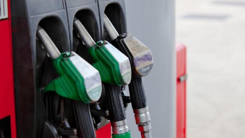Care sunt preţurile la carburanţi astăzi, 23 martie 2023. Preţul la motorină este în scădere