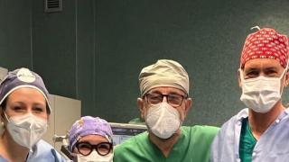 Medicii din Torino i-au redat vederea unui bărbat complet orb, cu un autotransplant de cornee. Operaţie de succes, în premieră mondială